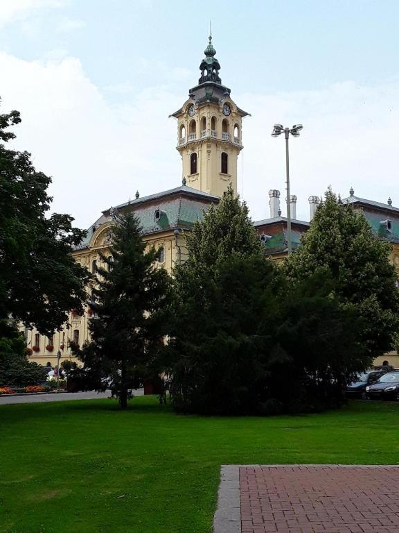 Tomka Apartman Szeged Exterior photo